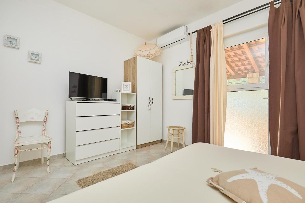 Studio Dolores-Apartment By The Sea Maranovići Exteriér fotografie